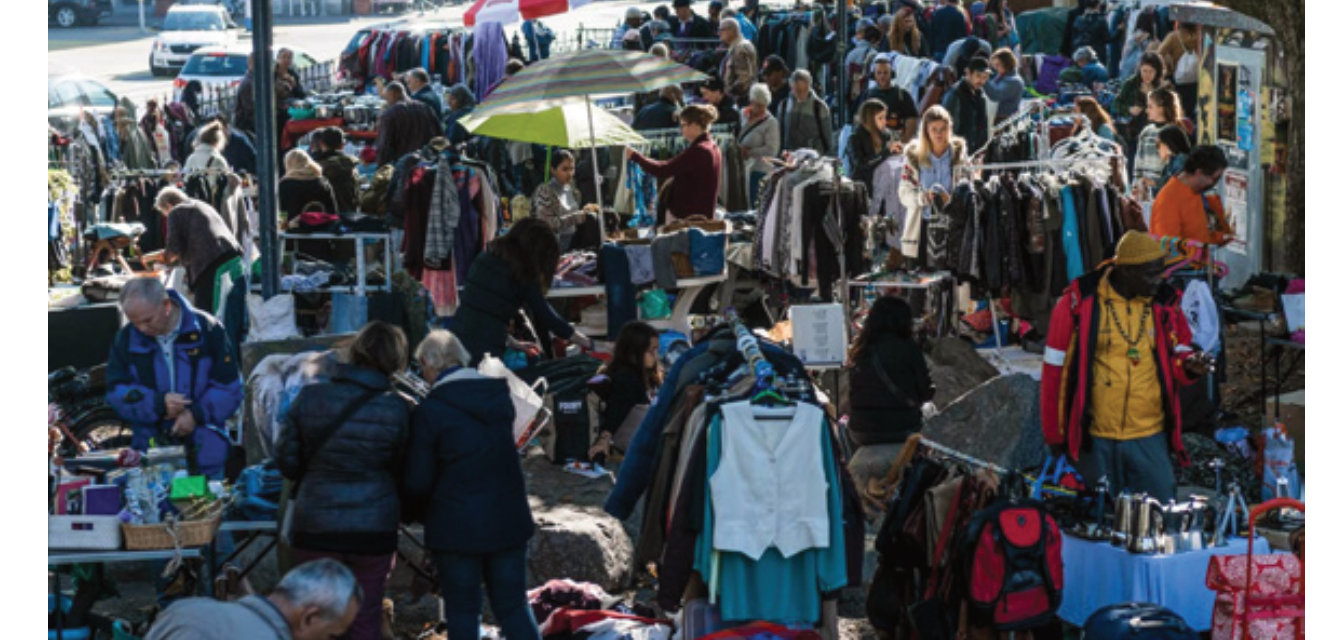 Flea market on the Kanzleiareal