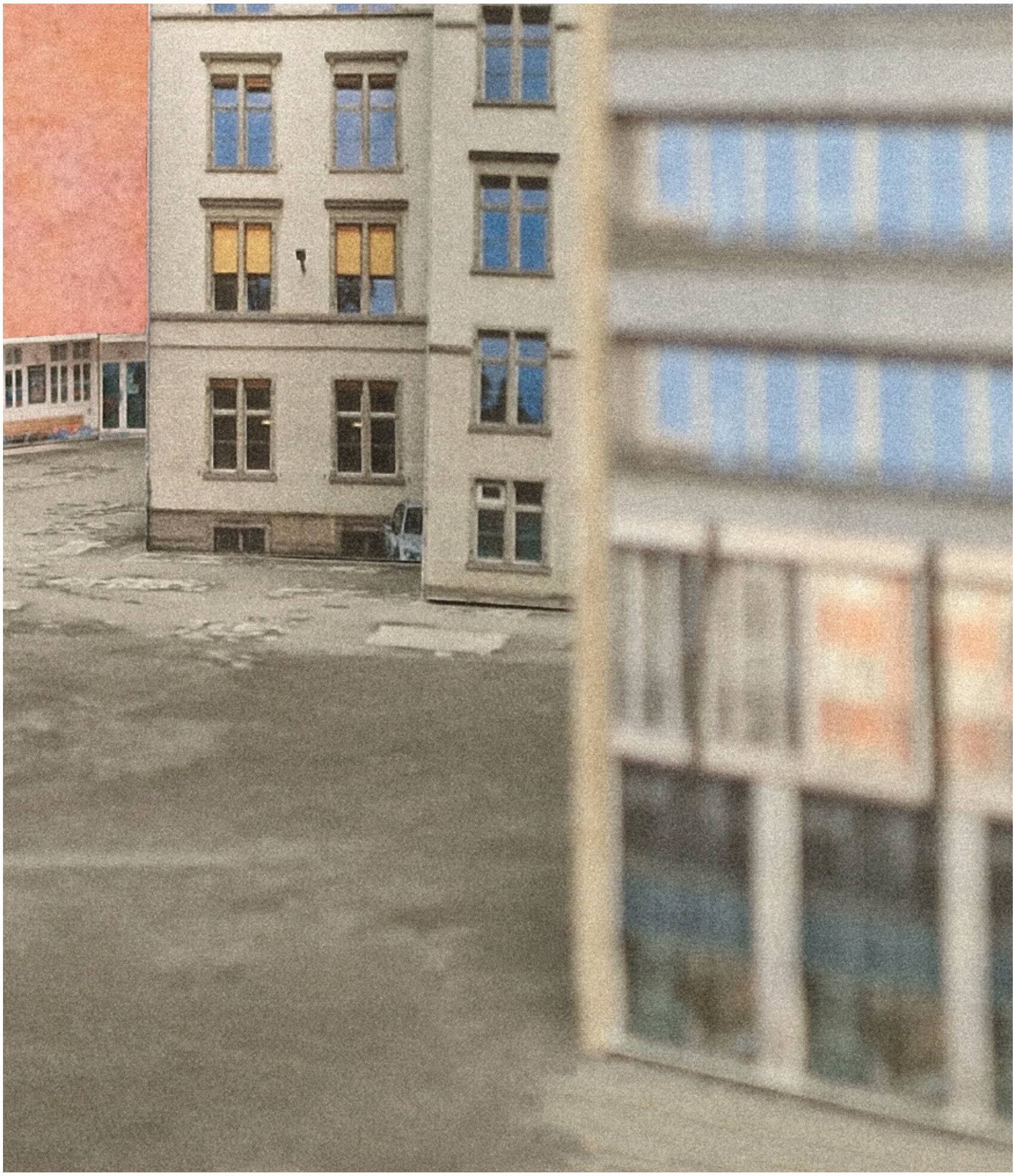 Model photo vis-à-vis: backyard elevation